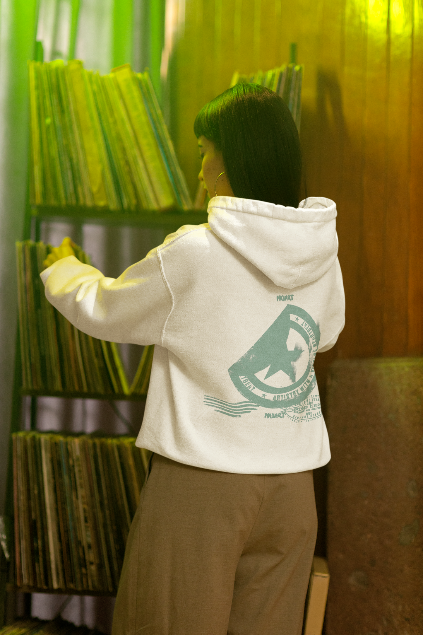 PREMIUM VINTAGE HEARTBEAT HOODIE (WHITE & MINT)